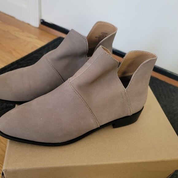 Booties - Picture 4 of 5